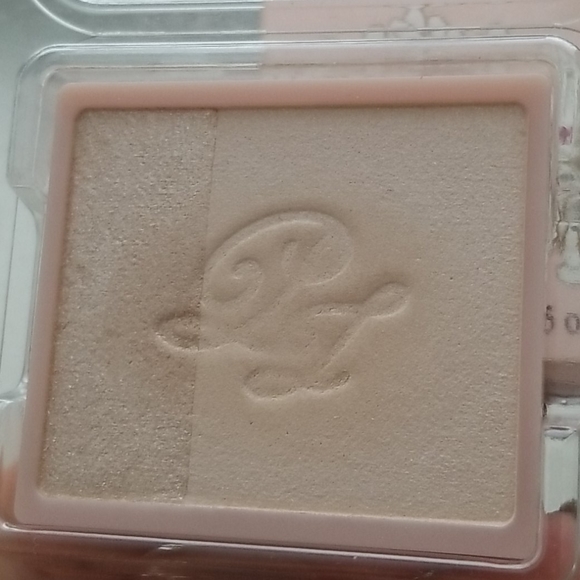Paul & Joe blush refill 01 highlighter - Picture 4 of 4
